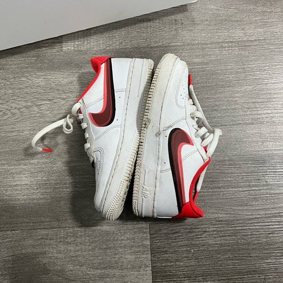 Forces - Picture 2 of 4